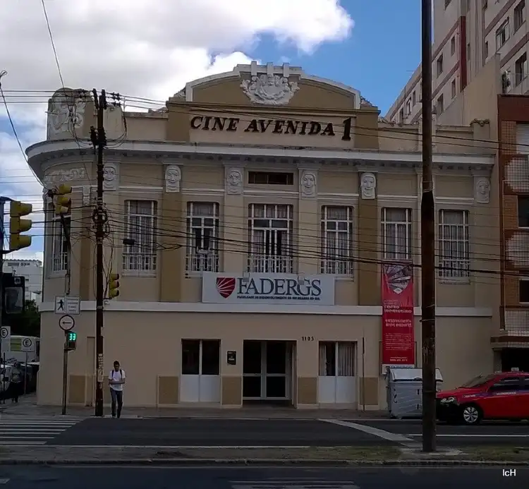 Hotels near Cinema Avenida