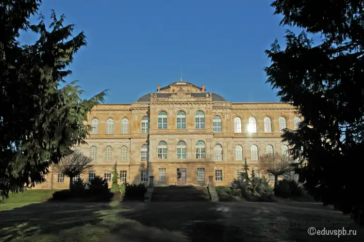 Hotels near Herzogliches Museum