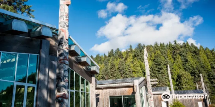 Haida Heritage Centre at Kay Llnagaay