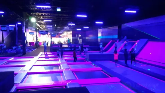 X-Play Trampoline Amusement Park