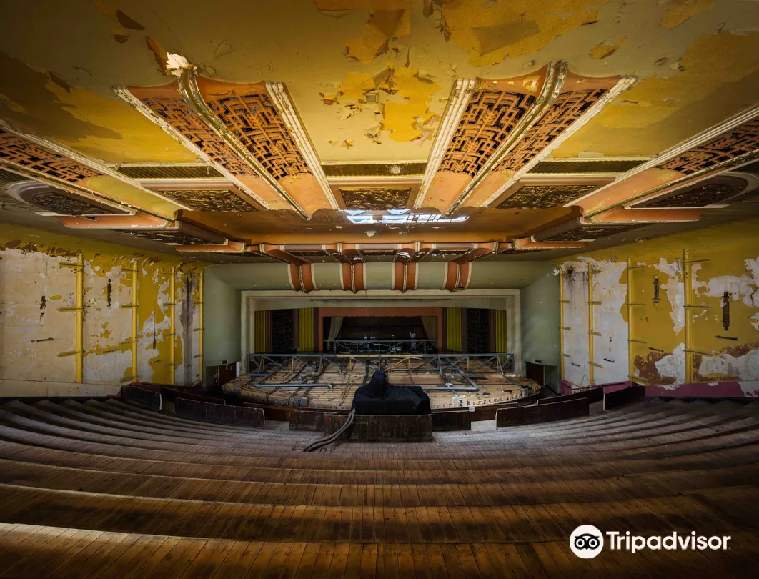 2_EartH (Evolutionary Arts Hackney)