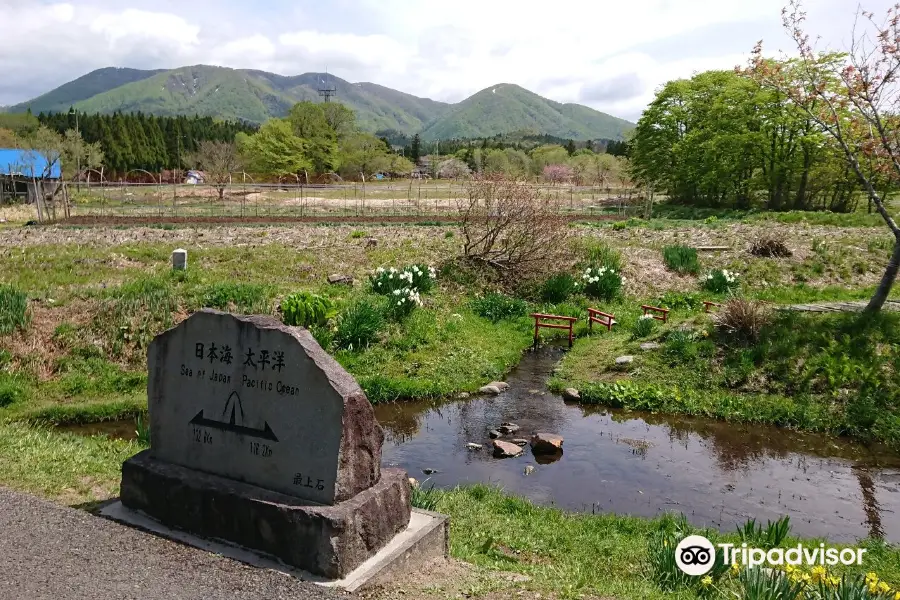 Drainage Divide of Japan Sea and Pacific Ocean