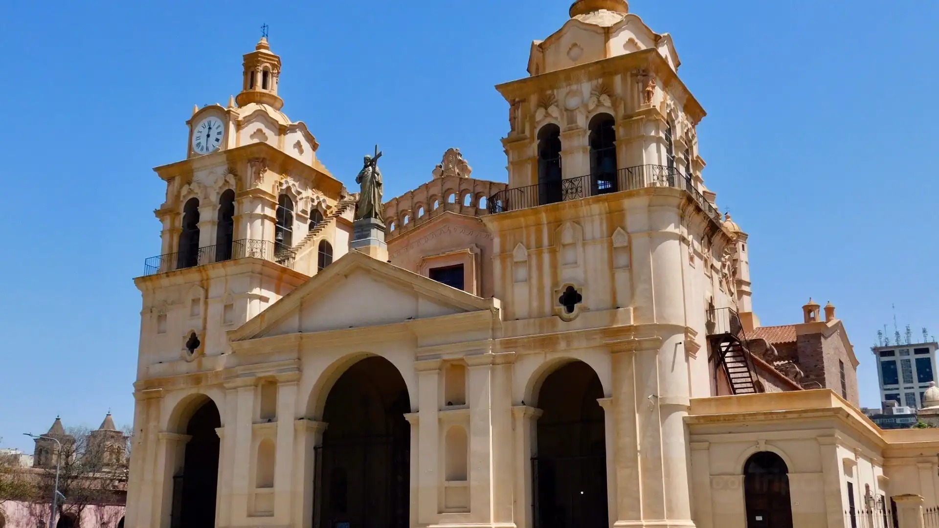 Hotels near Plaza San Martin