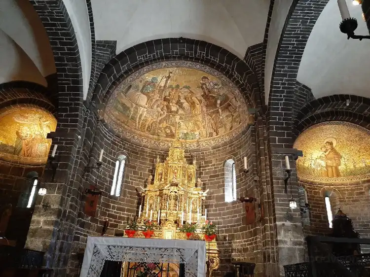 Hotels near Basilica of St. Giacomo