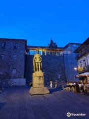 Estatua do Rei Dom Duarte