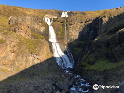 Rjúkandi Waterfall