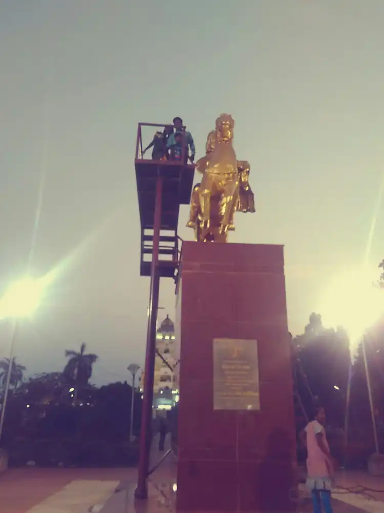 Hotels near Rajarajan Manimandapam