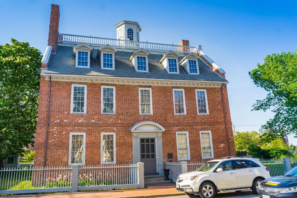 Hotels near Warner House