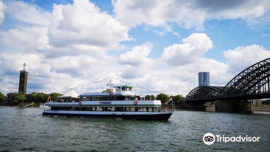 KölnTourist Personenschiffahrt am Dom