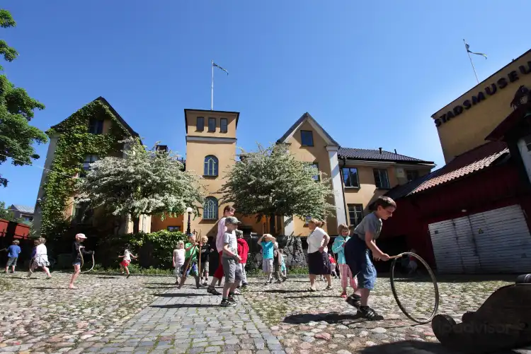 Hotels near Hunkemöller