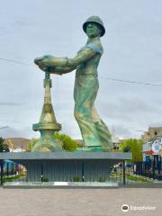 El Gorosito • Monumento al trabajador petrolero