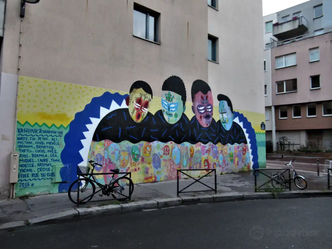 Hôtels à proximité de : Fresque "Kashinkids"