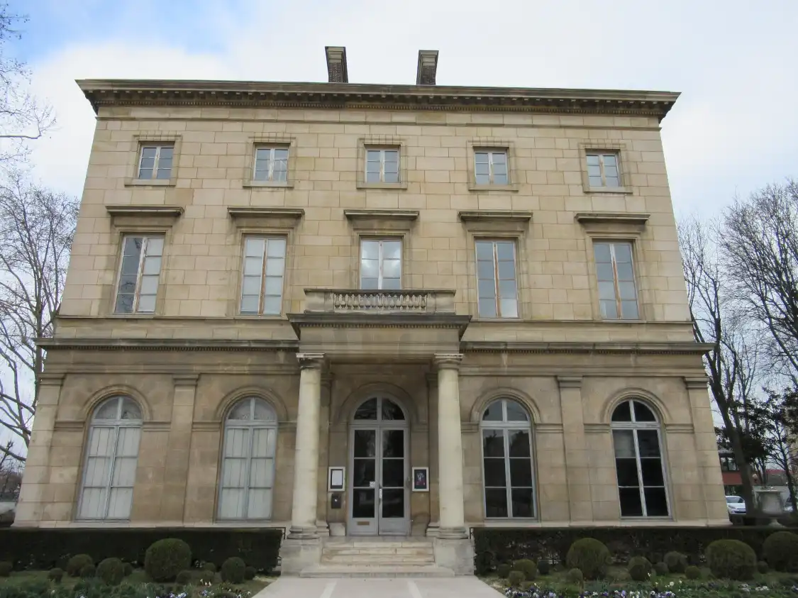 Hotels near Chateau de Saint-Ouen