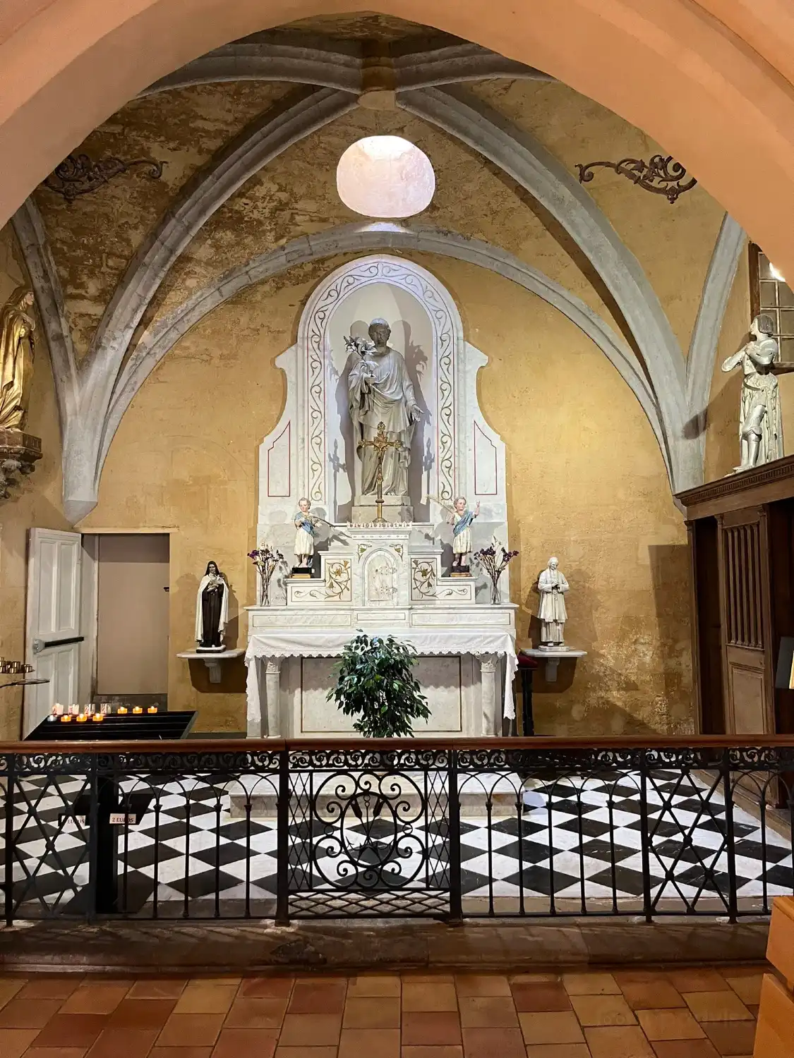 Hotels near Eglise St Michel