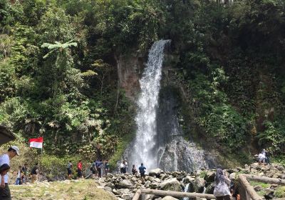 Cibeureum Waterfall