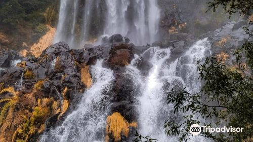 Salto Nina Encantada