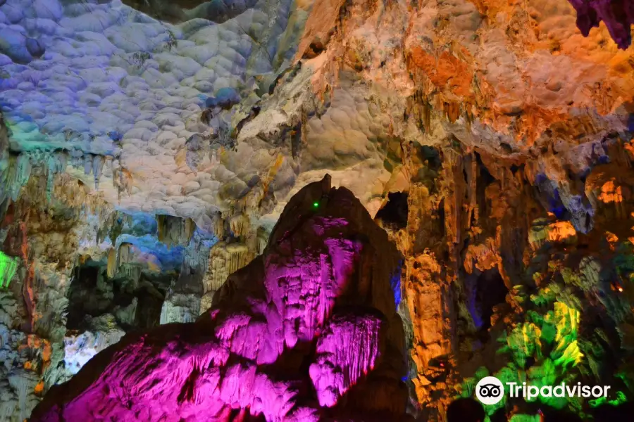 Thien Cung Cave