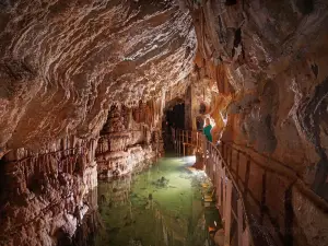 Grotte de Limousis