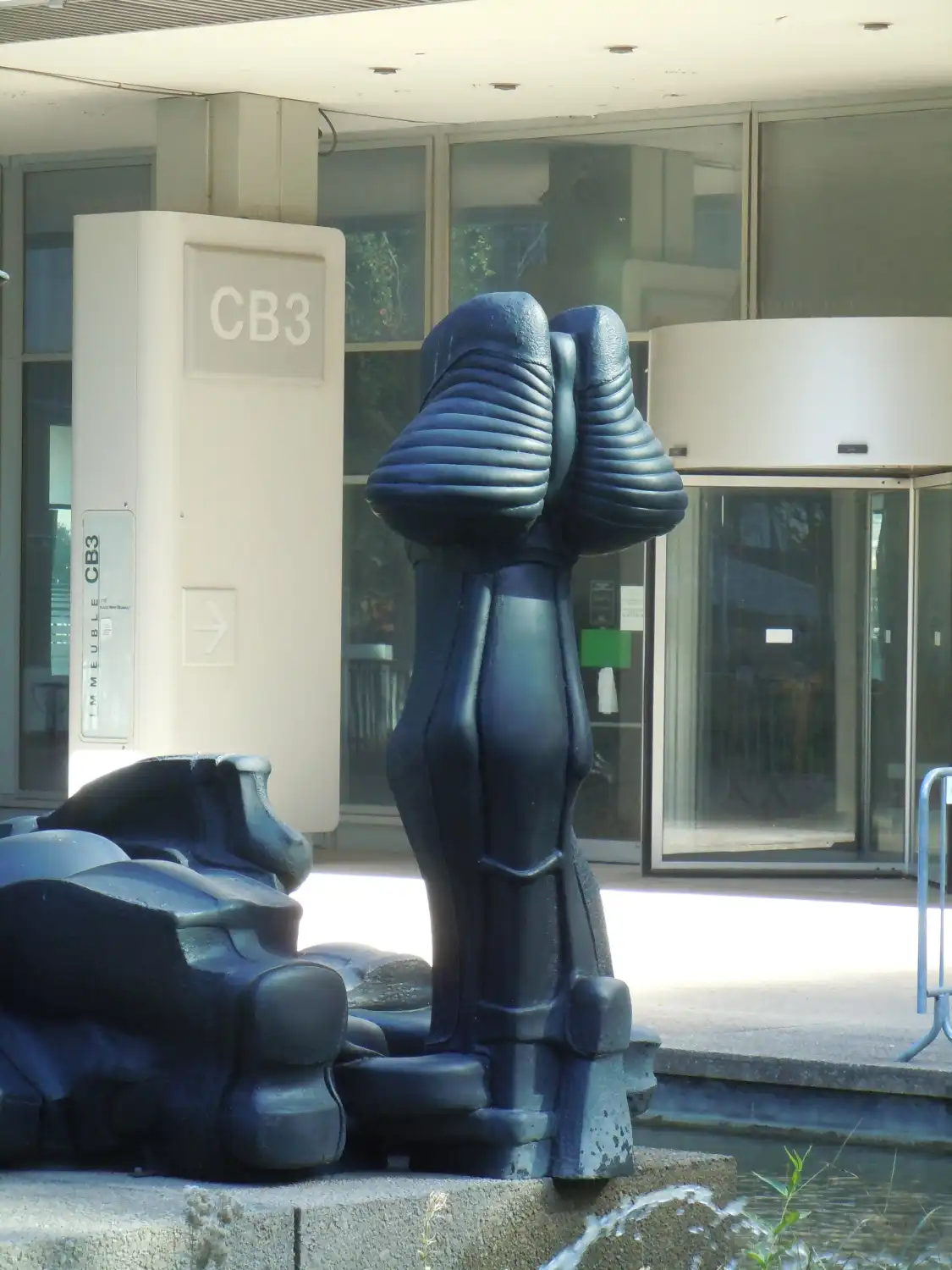 Hotels near Sculpture Les Lieux du Corps