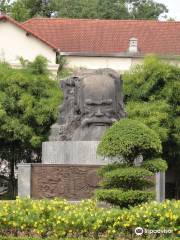 Phan Boi Chau Street Monument