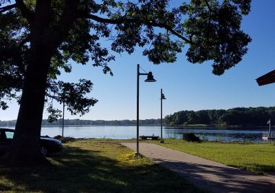 Mona Lake Park