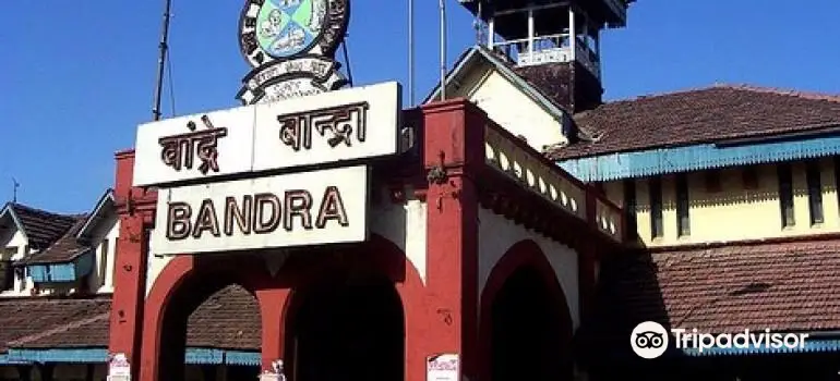 Bandra Station