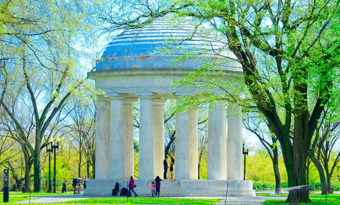 Các khách sạn gần DC War Memorial