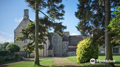 Cogges Manor Farm