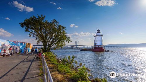 The Tarrytown Lighthouse