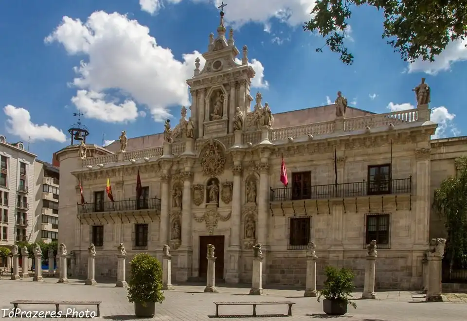 Отели рядом с достопримечательностью «Universidad de Valladolid (UVA)»