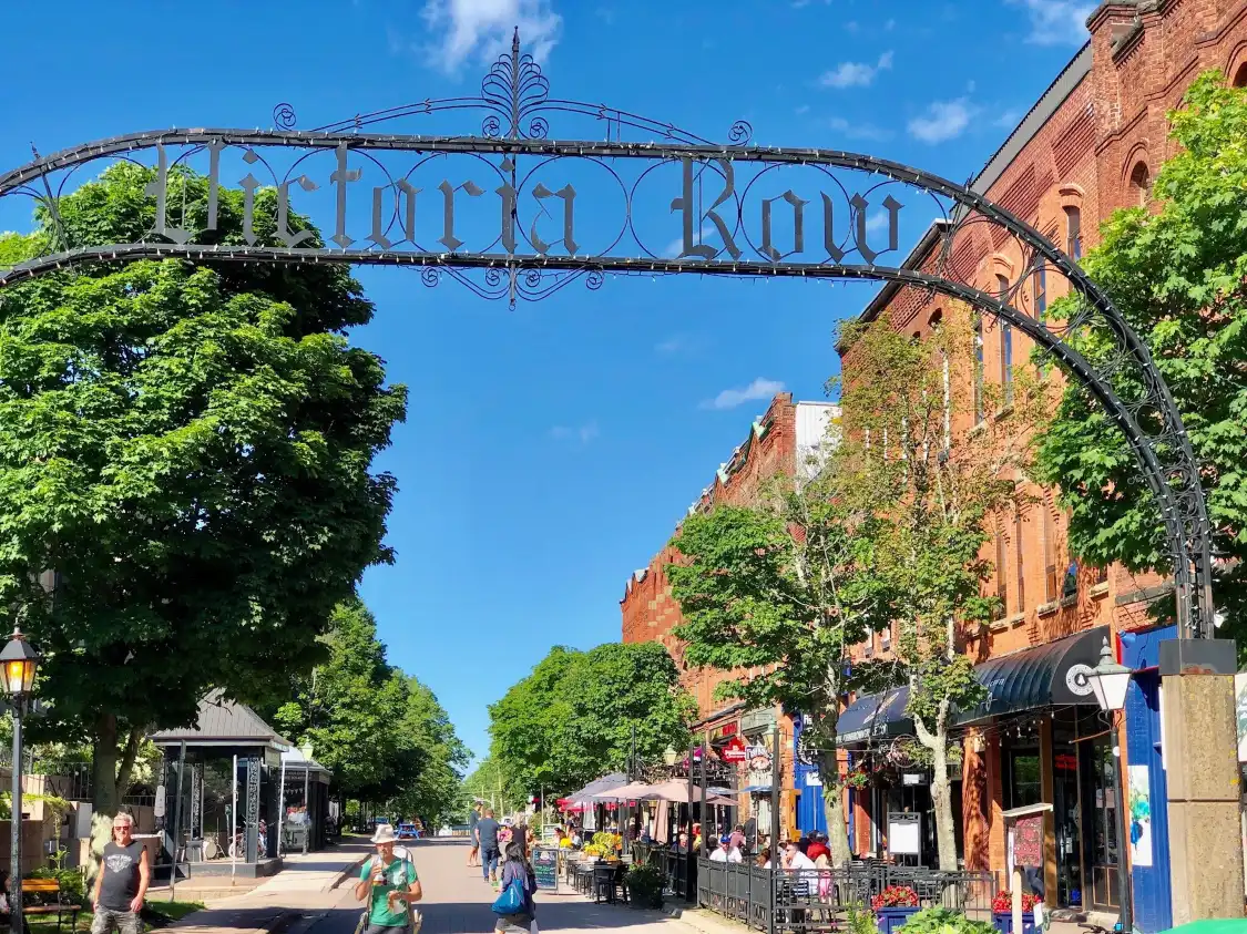 Hotels near Victoria Row