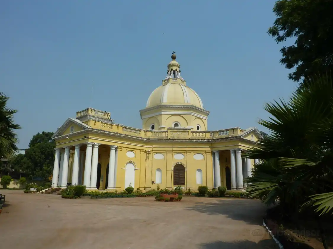 Hotels near St. James' Church