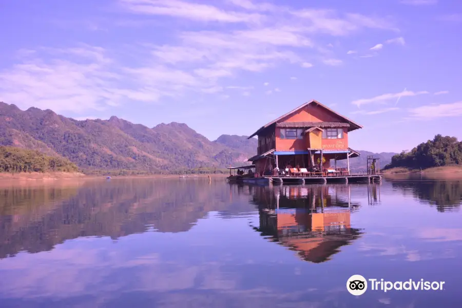 Khao Laem Lake