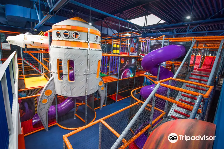 AIRO - Park Trampolin i Sala Zabaw Space Kids