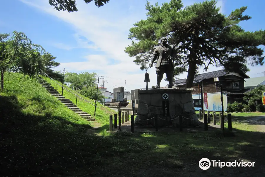 Hori Naoyori Statue