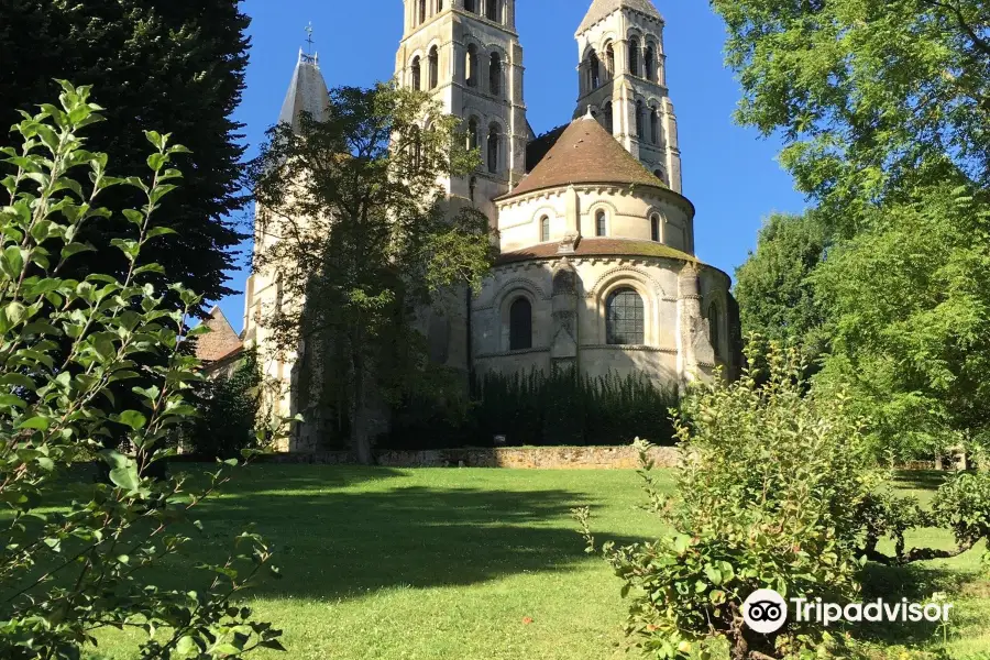 Roseraie de l'Abbaye de Morienval