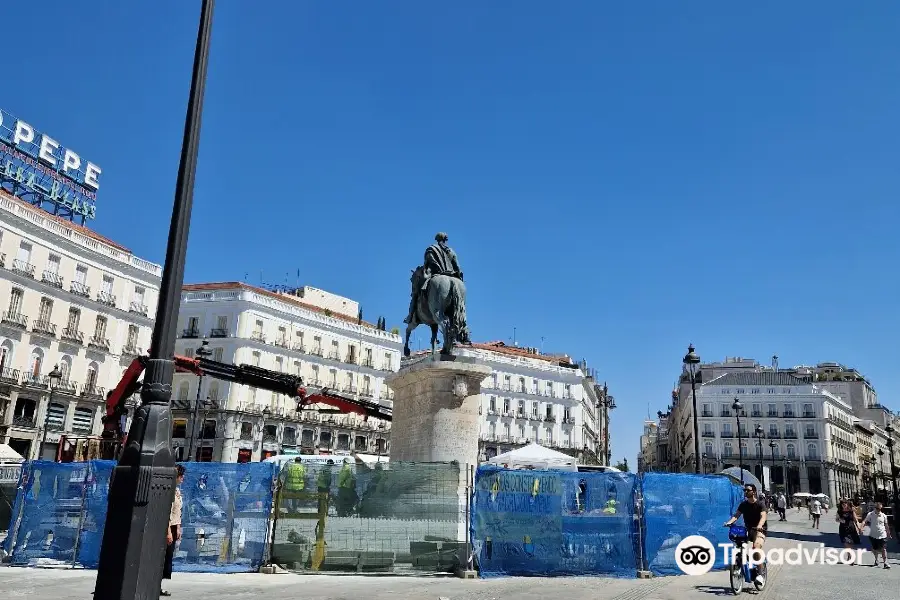 Estatua ecuestre de Carlos III Madrid