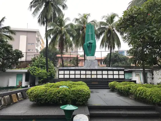 Hotels near Manila North Cemetery