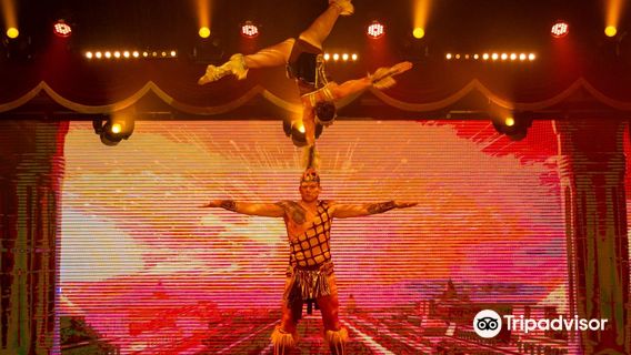 National Palace Cabaret Cirque