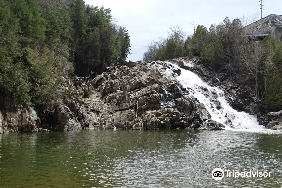 Sutherland Falls