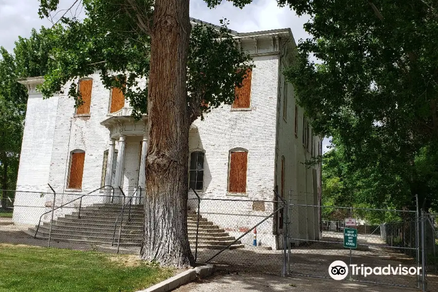 Old Mineral County Courthouse