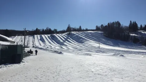 Super Glissades Saint-Jean-de-Matha attraction in Квебек