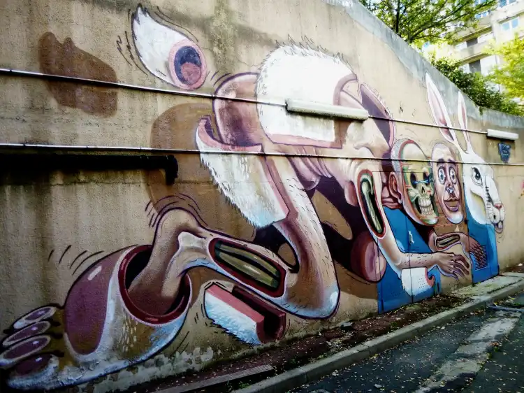 Hotels near Fresque le Lapin de Nychos