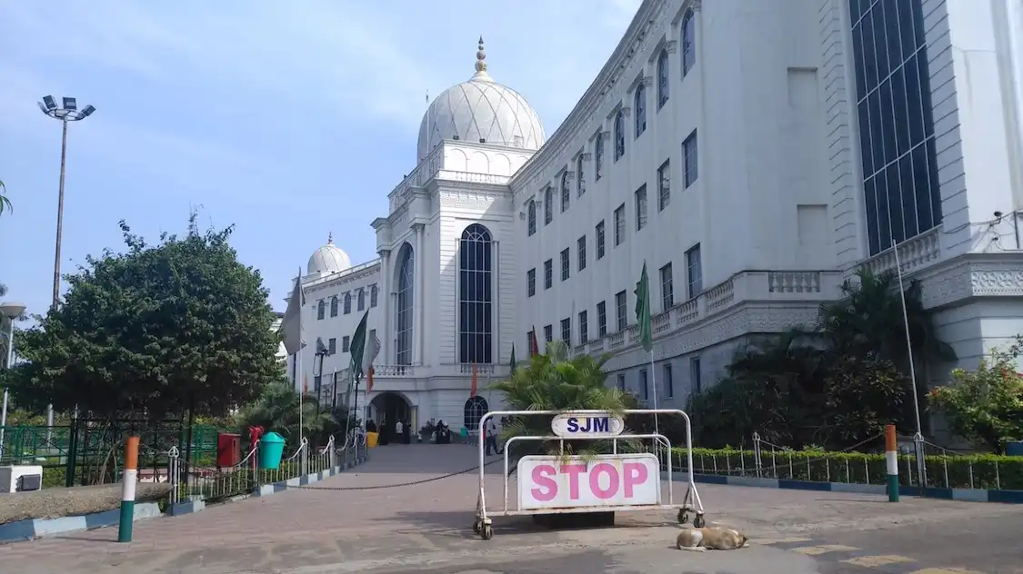 Hotels near Salar Jung Museum