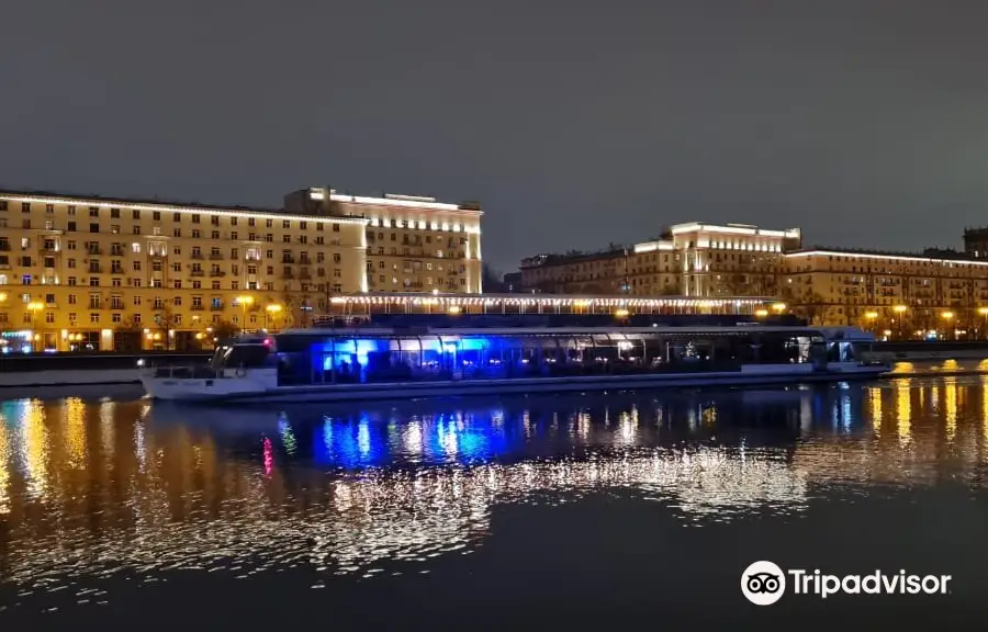 Frunzenskaya Embankment