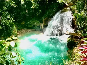 Cascade Blue Hole