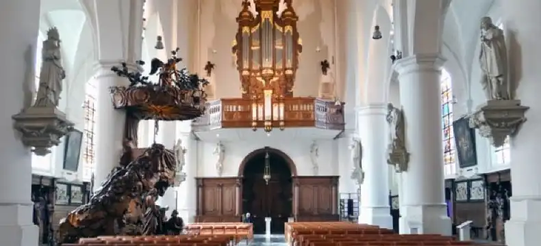 トゥルンホウトのホテル