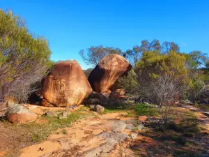 Dundas Rocks and Lone Grave