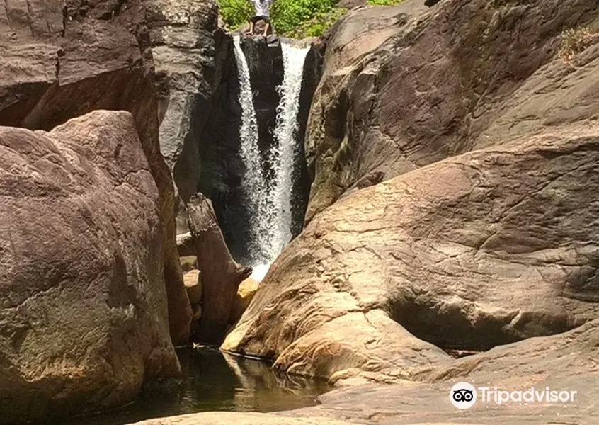 Kaalikesam Waterfalls
