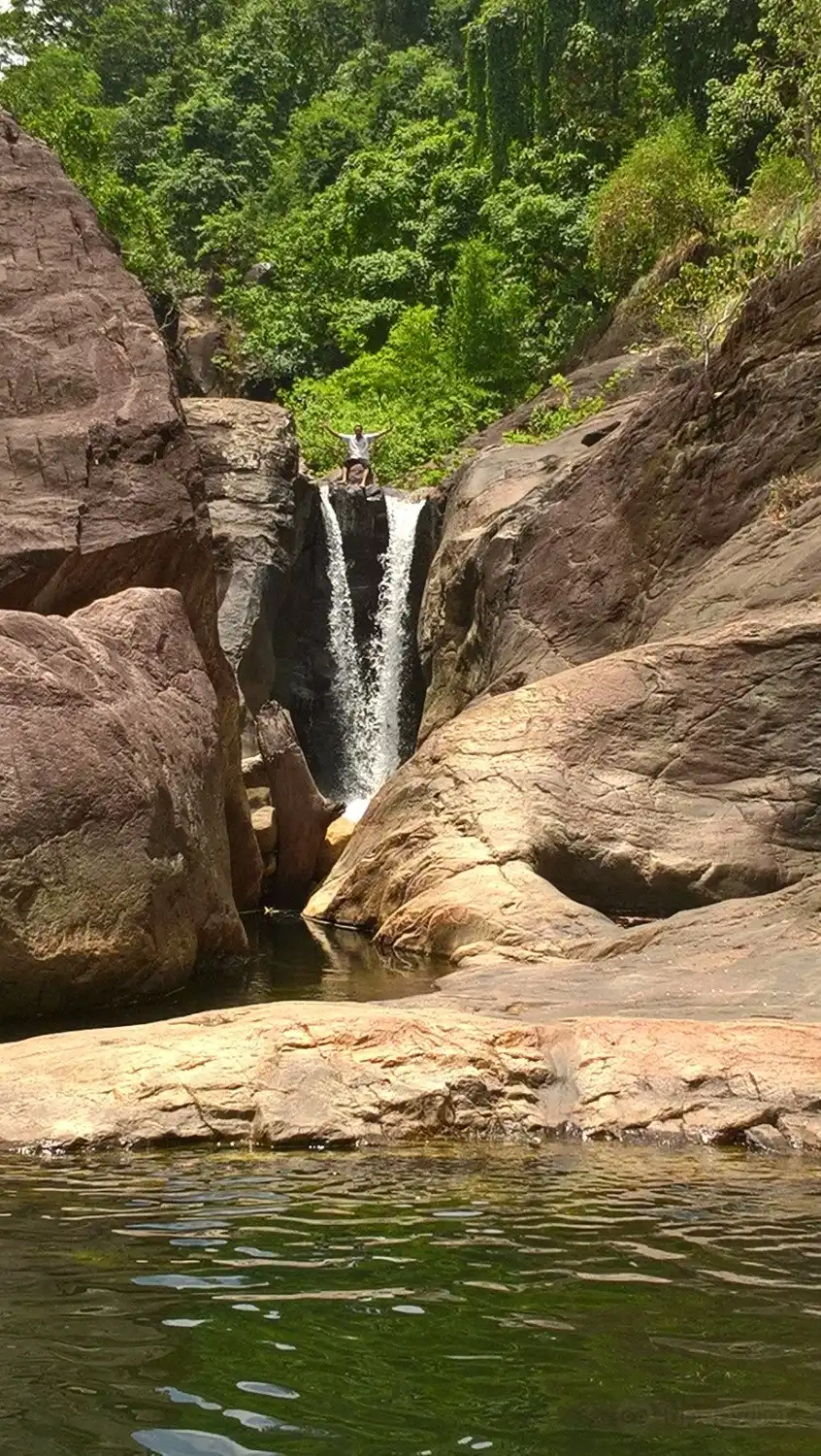 Hotels near Kaalikesam Waterfalls